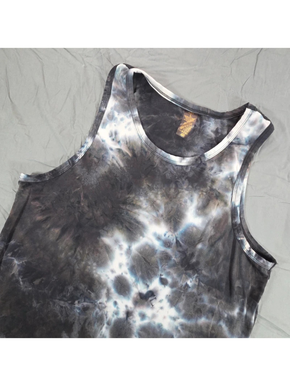 Gaiam tie-dye activewear tank top